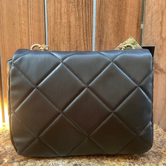 Badgley Mischka Quilted Big Chain Crossbody Bag - Picture 7 of 14